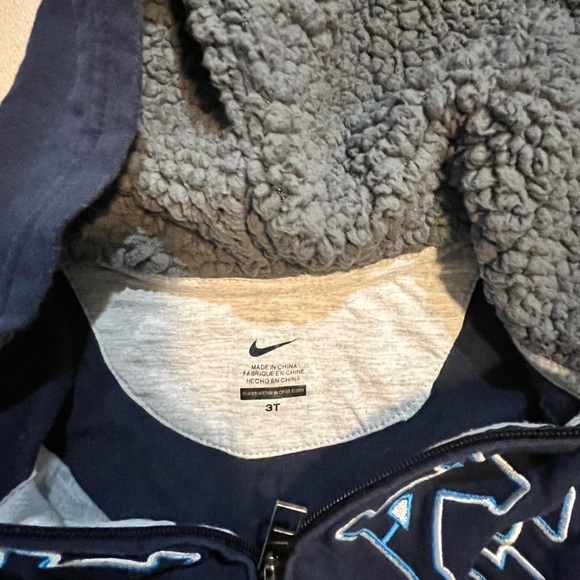 Boys 3T Nike Hooded Zip up Jacket EUC - Picture 2 of 2